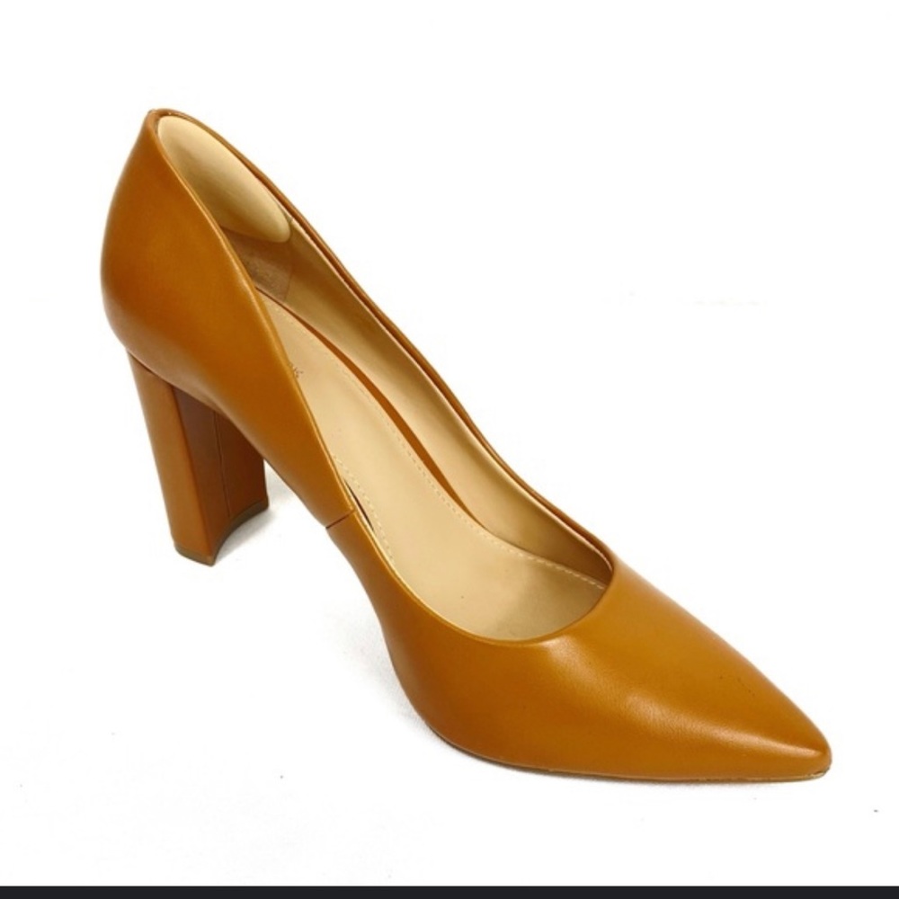 Marc New York Andrew Marc Racee Pointed Toe Tan Nude Block Heel Pumps NWOT